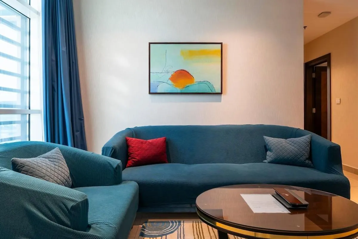 Modern 1Br W & Pool, Gym, Canal & Burj Khalifa Views Dubai Appartamento