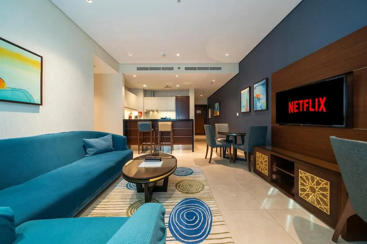 Apartment Modern 1Br W & Pool, Gym, Canal & Burj Khalifa Views Dubai