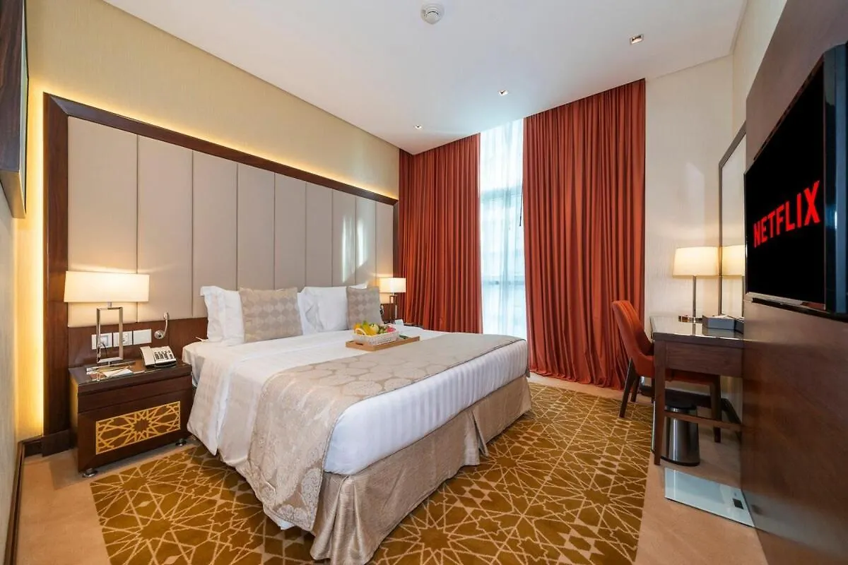 Modern 1Br W & Pool, Gym, Canal & Burj Khalifa Views Dubai Apartment